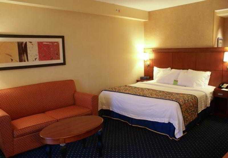 Hotel Courtyard Pittsburgh 3*